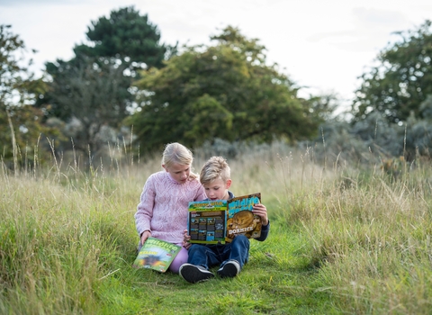 Children reading Watch